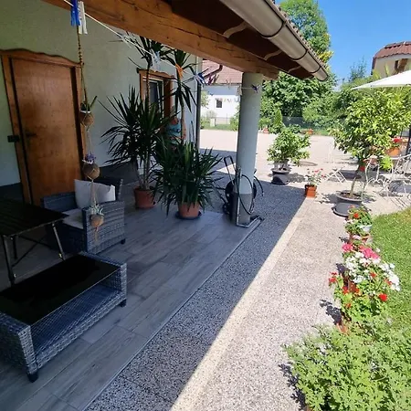 Lemon Yard Apartment Klagenfurt am Woerthersee